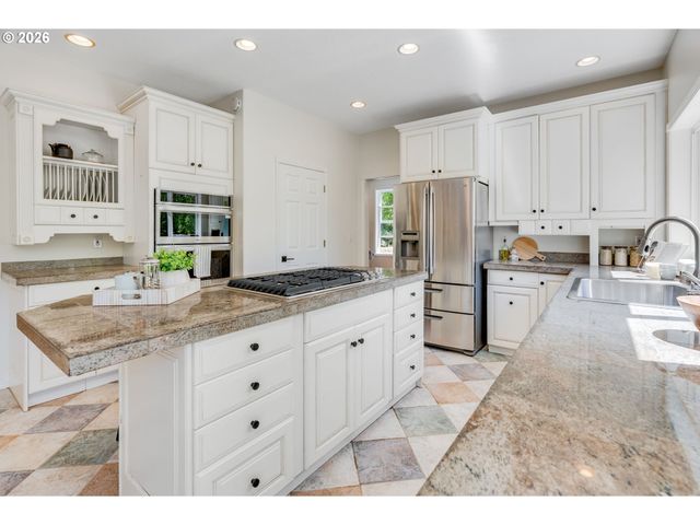 13358 S CARUS Rd, Oregon City, OR 97045