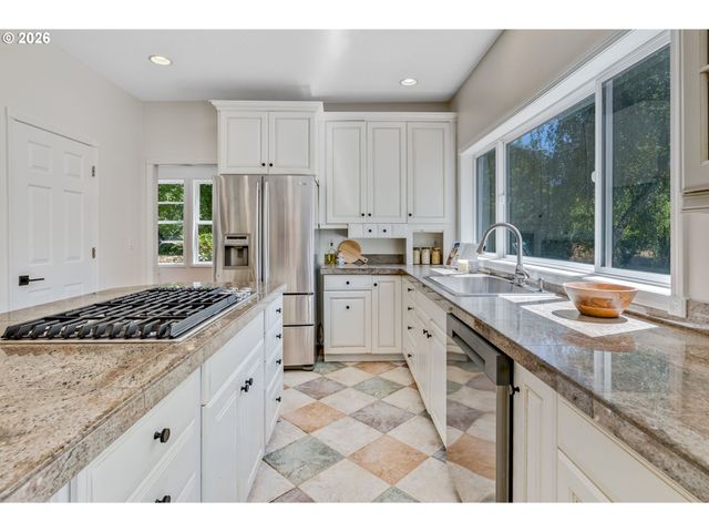 13358 S CARUS Rd, Oregon City, OR 97045