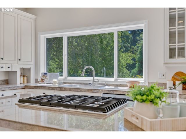 13358 S CARUS Rd, Oregon City, OR 97045