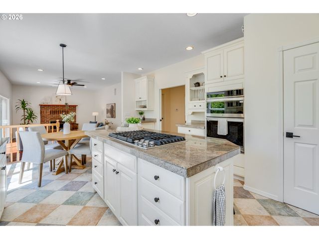 13358 S CARUS Rd, Oregon City, OR 97045