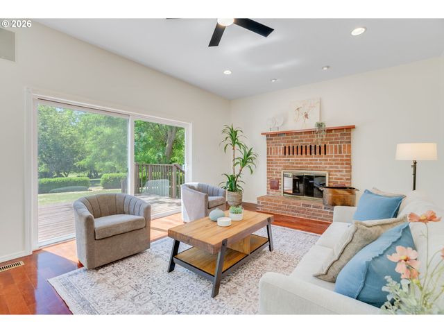 13358 S CARUS Rd, Oregon City, OR 97045
