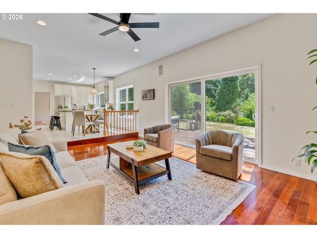 13358 S CARUS Rd, Oregon City, OR 97045