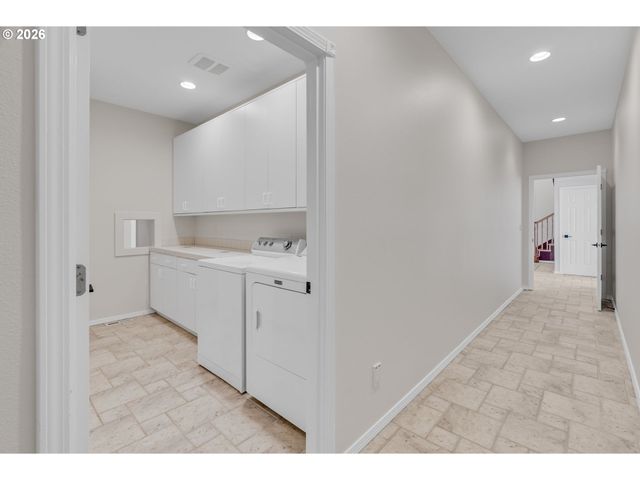 13358 S CARUS Rd, Oregon City, OR 97045