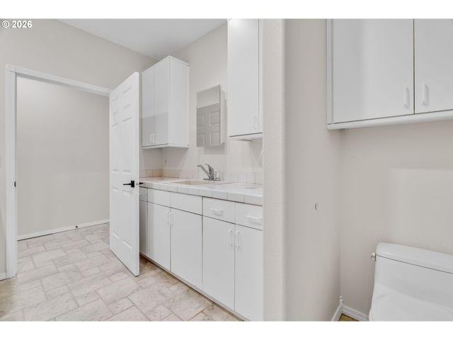 13358 S CARUS Rd, Oregon City, OR 97045