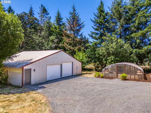 13358 S CARUS Rd, Oregon City, OR 97045