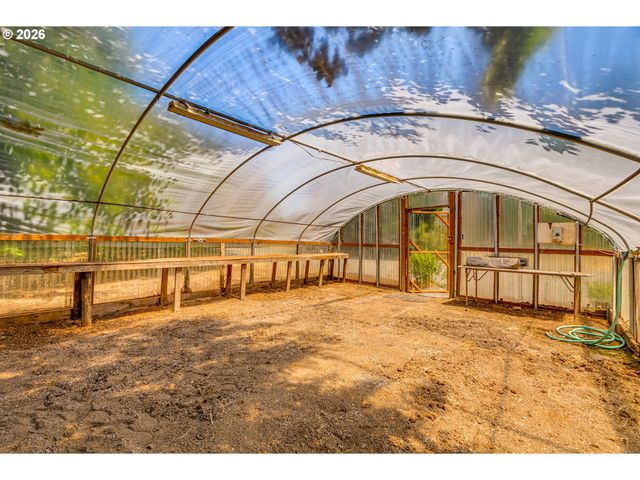 13358 S CARUS Rd, Oregon City, OR 97045