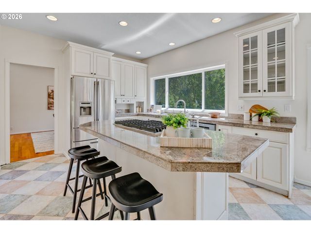 13358 S CARUS Rd, Oregon City, OR 97045