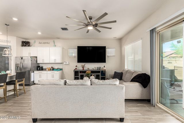 18522 W THISTLE LANDING Drive, Goodyear, AZ 85338