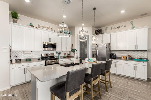 18522 W THISTLE LANDING Drive, Goodyear, AZ 85338