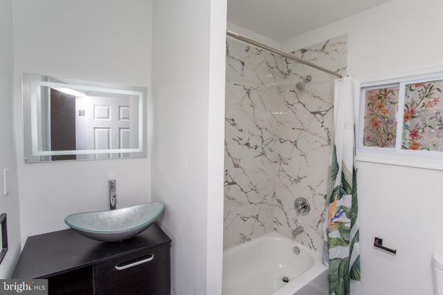 415 N HOBART ST, Philadelphia, PA 19131