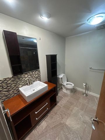 1511 Main St CPH7, Worcester, MA 01603