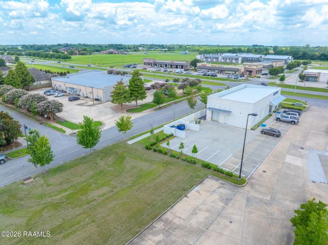 133 Stonehurst Drive, Youngsville, LA 70592