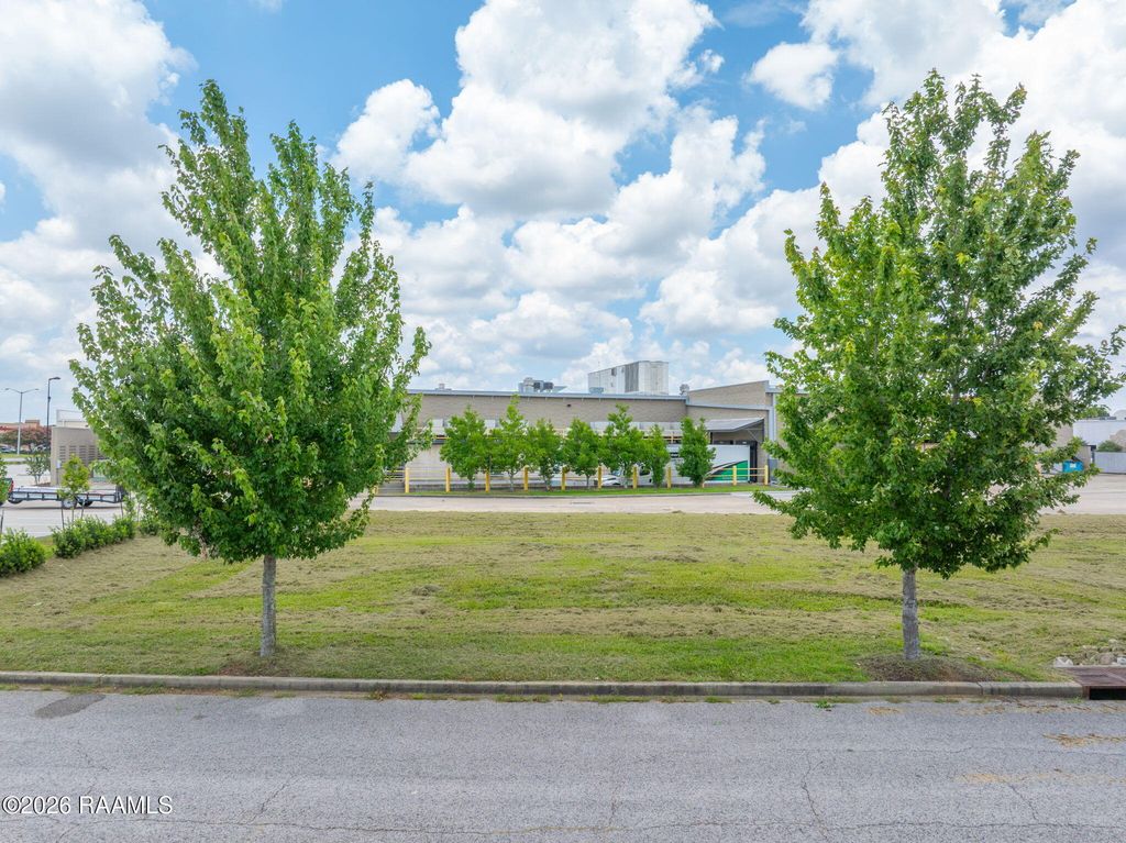 133 Stonehurst Drive, Youngsville, LA 70592