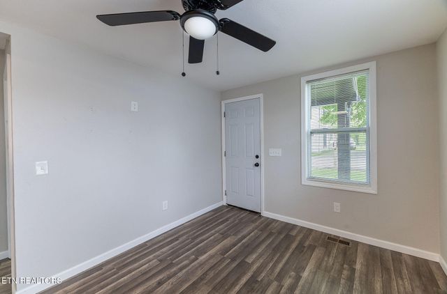 105 S Price St, Sweetwater, TN 37874