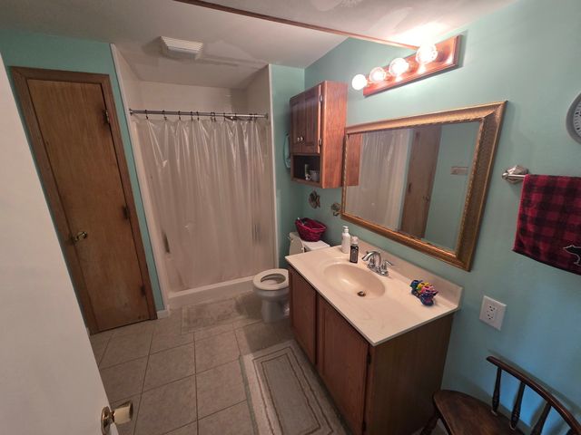 15 Ridgeland Avenue, Fox Lake, IL 60020