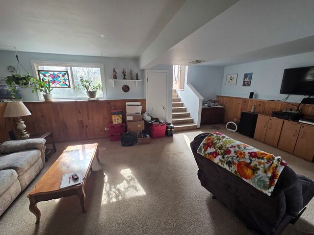 15 Ridgeland Avenue, Fox Lake, IL 60020