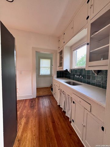830 TEXAS AVE, San Antonio, TX 78201