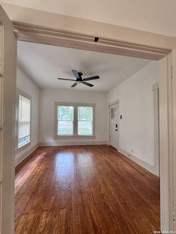 830 TEXAS AVE, San Antonio, TX 78201