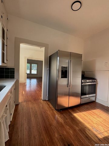 830 TEXAS AVE, San Antonio, TX 78201