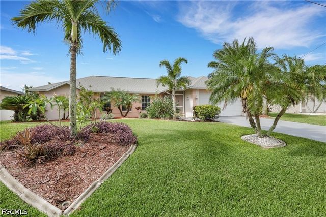 2302 SW 27th TER, Cape Coral, FL 33914