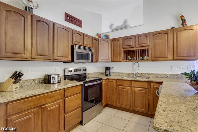 2302 SW 27th TER, Cape Coral, FL 33914