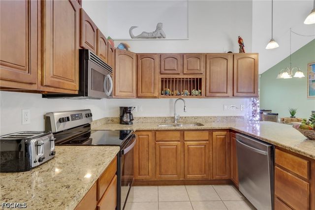 2302 SW 27th TER, Cape Coral, FL 33914