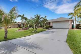 2302 SW 27th TER, Cape Coral, FL 33914