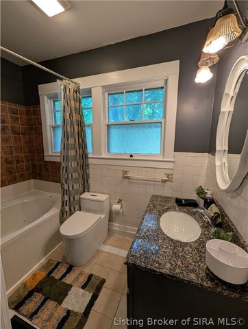 112 E Harrison Avenue, Clarksville, IN 47129