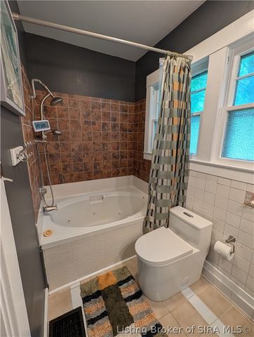 112 E Harrison Avenue, Clarksville, IN 47129