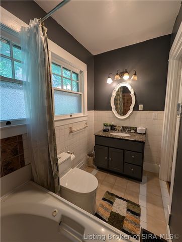 112 E Harrison Avenue, Clarksville, IN 47129
