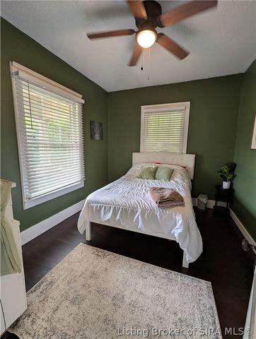 112 E Harrison Avenue, Clarksville, IN 47129