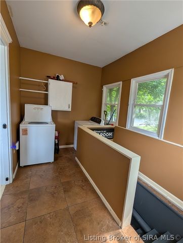 112 E Harrison Avenue, Clarksville, IN 47129