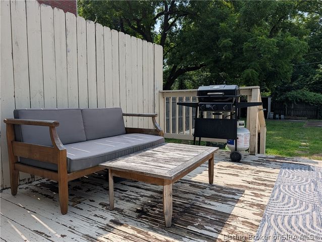 112 E Harrison Avenue, Clarksville, IN 47129