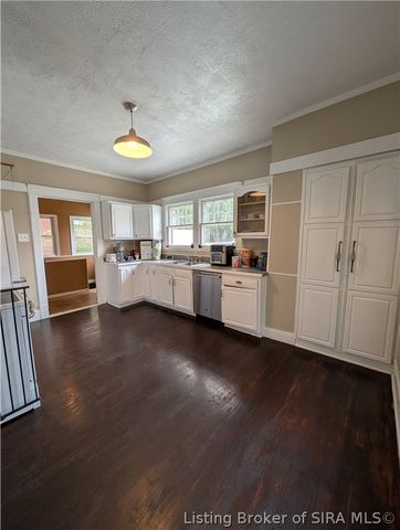 112 E Harrison Avenue, Clarksville, IN 47129