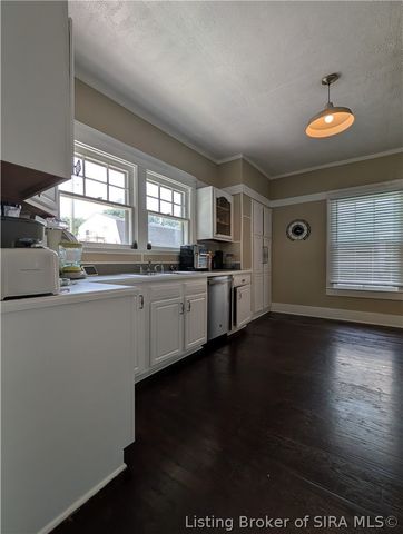 112 E Harrison Avenue, Clarksville, IN 47129