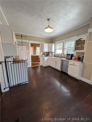 112 E Harrison Avenue, Clarksville, IN 47129