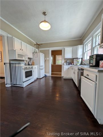 112 E Harrison Avenue, Clarksville, IN 47129