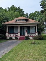 112 E Harrison Avenue, Clarksville, IN 47129