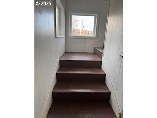 905 INGERSOLL St, Coos Bay, OR 97420