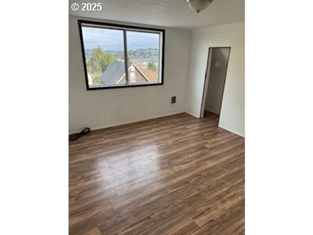 905 INGERSOLL St, Coos Bay, OR 97420