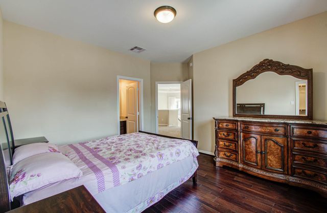 5719 Avon Landing Lane, Sugar Land, TX 77479