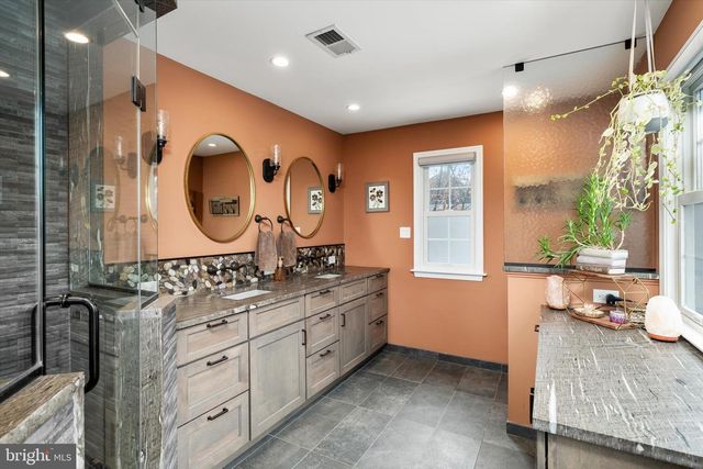 1233 PARK ST, Robbinsville, NJ 08691