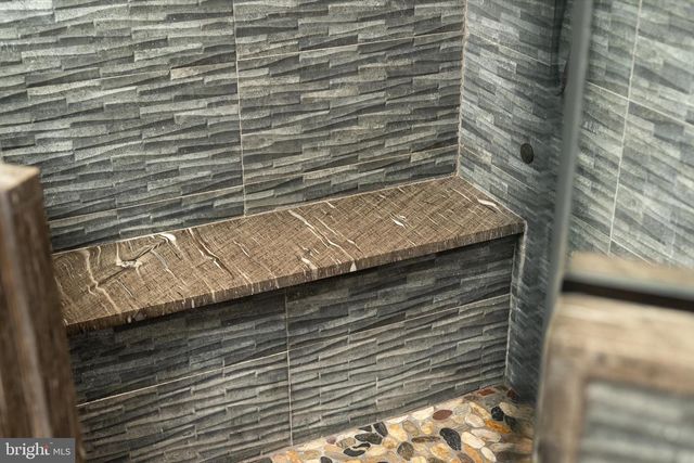 1233 PARK ST, Robbinsville, NJ 08691