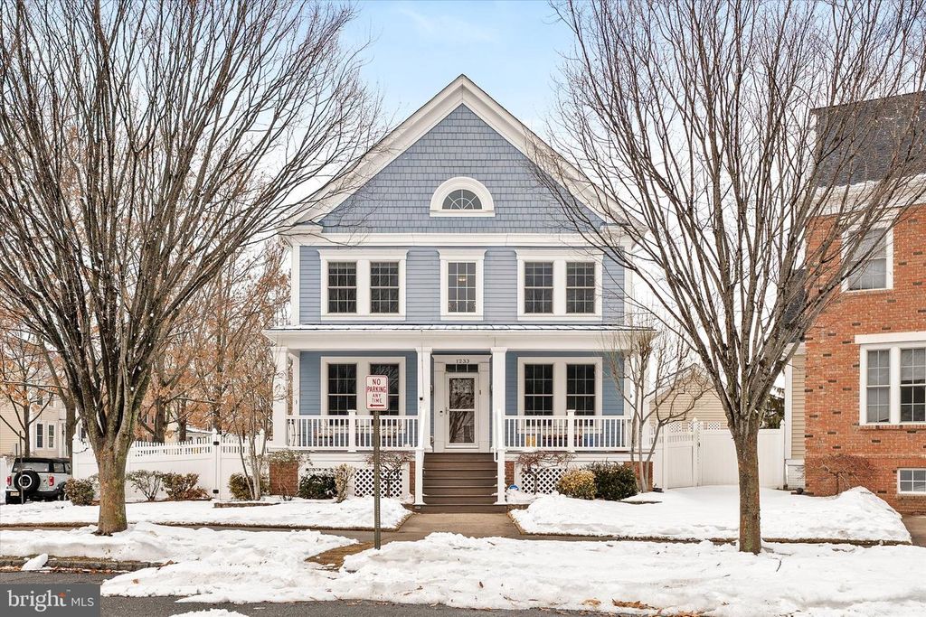 Image 2 of property listing at 1233 PARK ST, Robbinsville, NJ 08691