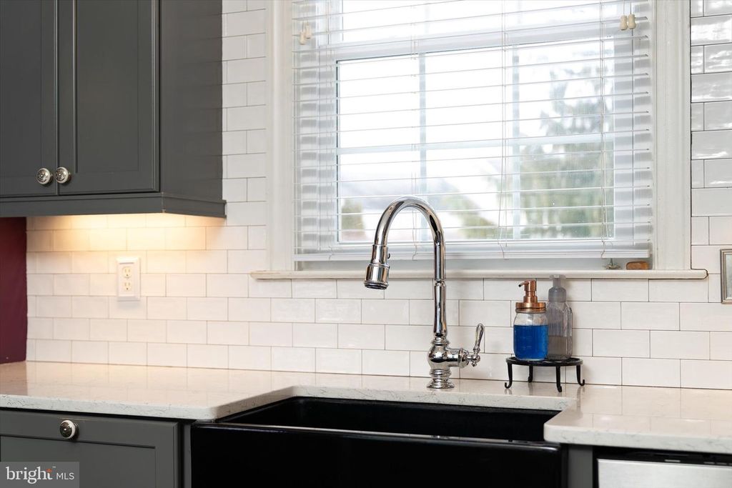 Image 22 of property listing at 1233 PARK ST, Robbinsville, NJ 08691