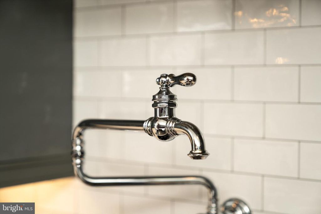 Image 27 of property listing at 1233 PARK ST, Robbinsville, NJ 08691