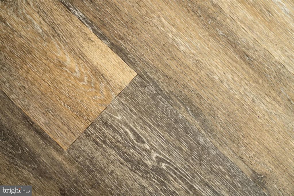 Image 6 of property listing at 1233 PARK ST, Robbinsville, NJ 08691