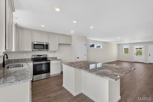 206 Red Cliff Court, Wentzville, MO 63385