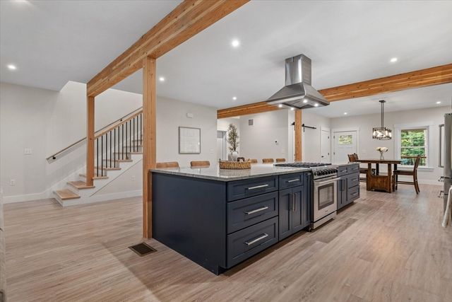 50 Hillside Dr, Sturbridge, MA 01566