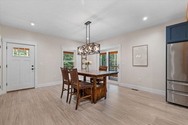 50 Hillside Dr, Sturbridge, MA 01566